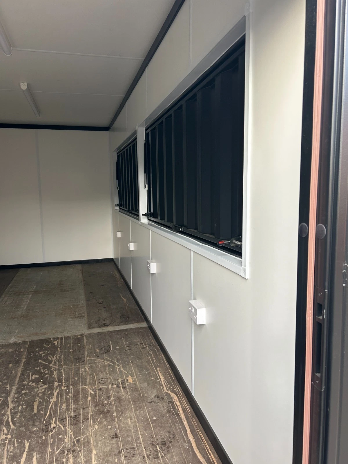 20ft x 8ft Shipping Container Food Kiosk – Street Food & Coffee Shop Unit - Image 8