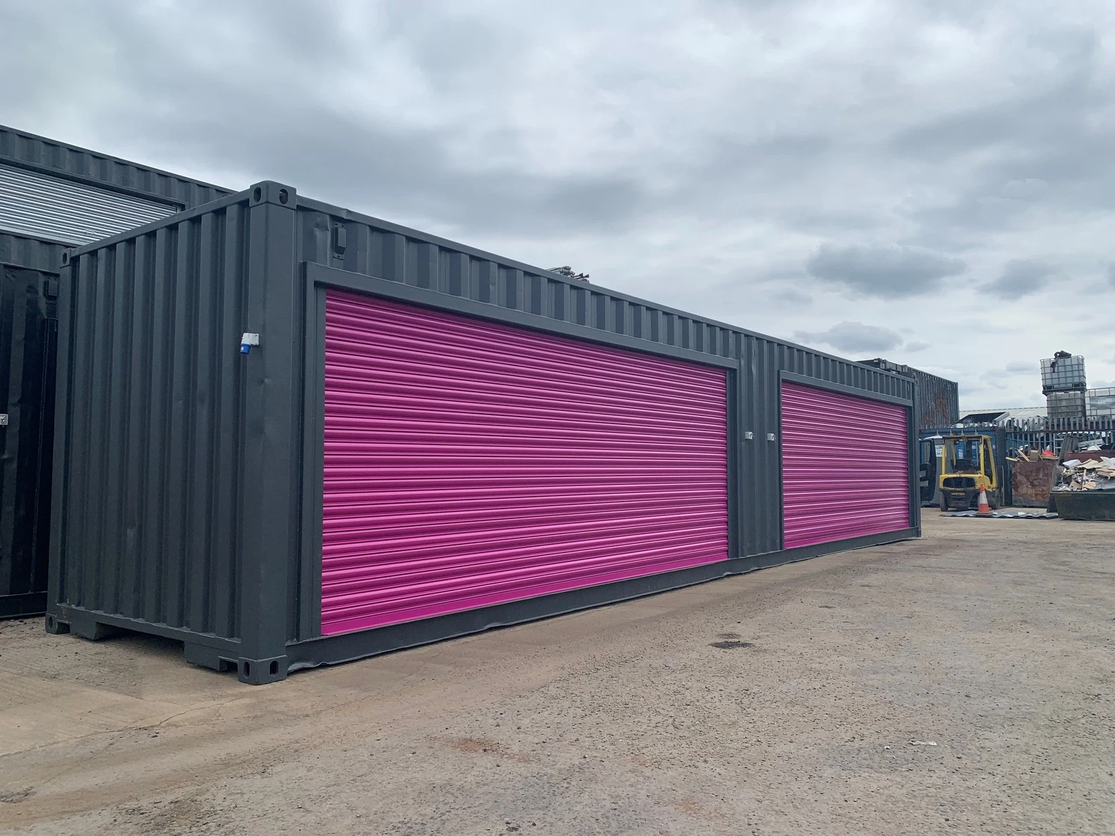 40FT x 8FT Roller Shutter Shipping Container – Secure Steel Storage Unit