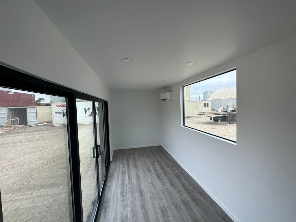 20' Home Office Studio - Image 4