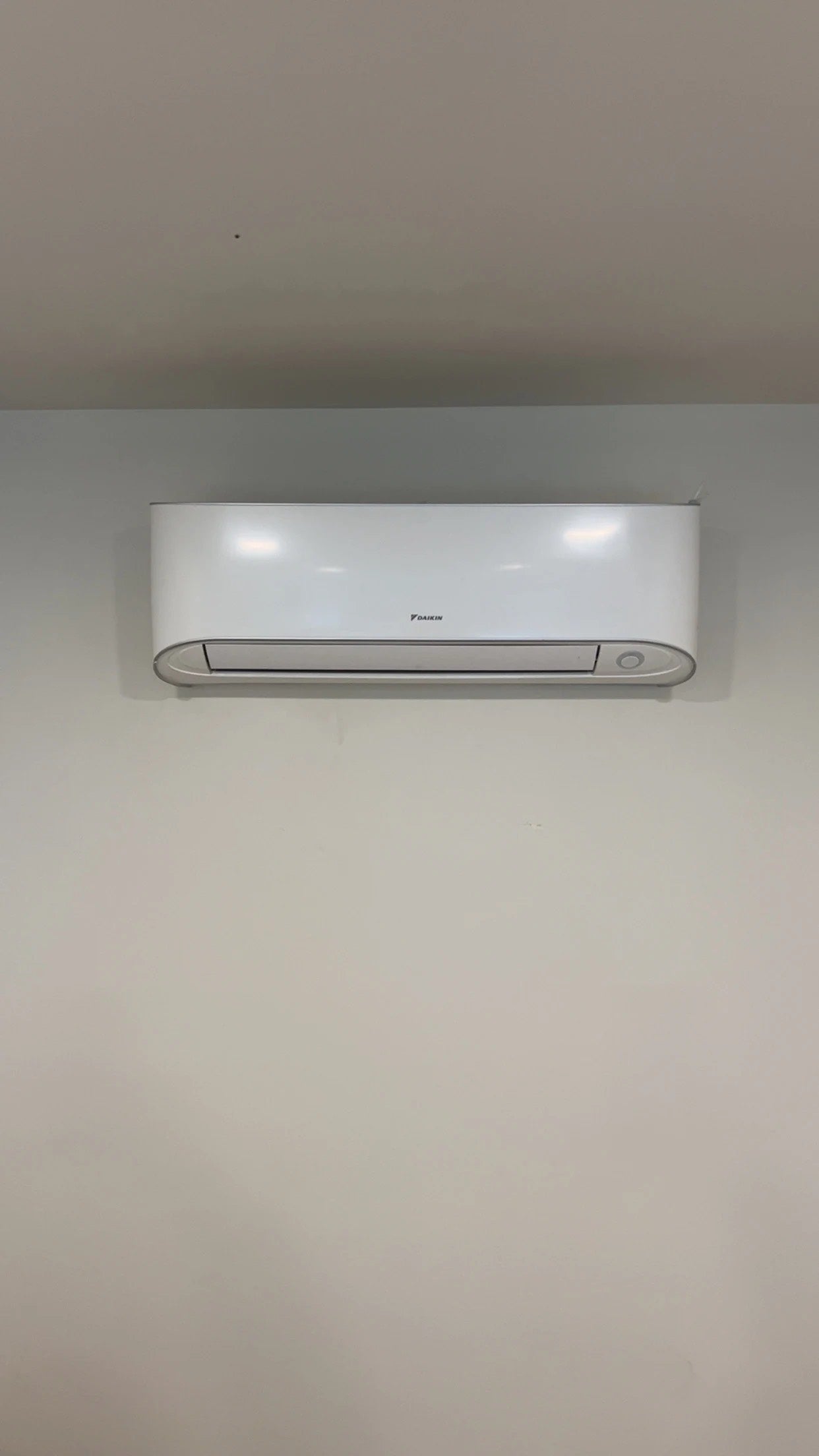 9,000 BTU AC Unit Mini Split - Image 2